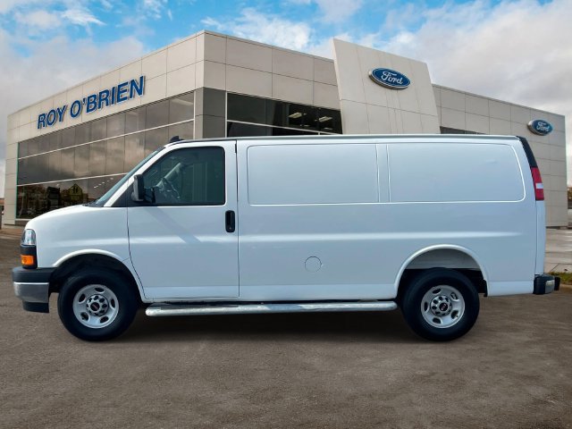 Used 2025 GMC Savana 2500 w/ Driver Convenience Package RWD image 2