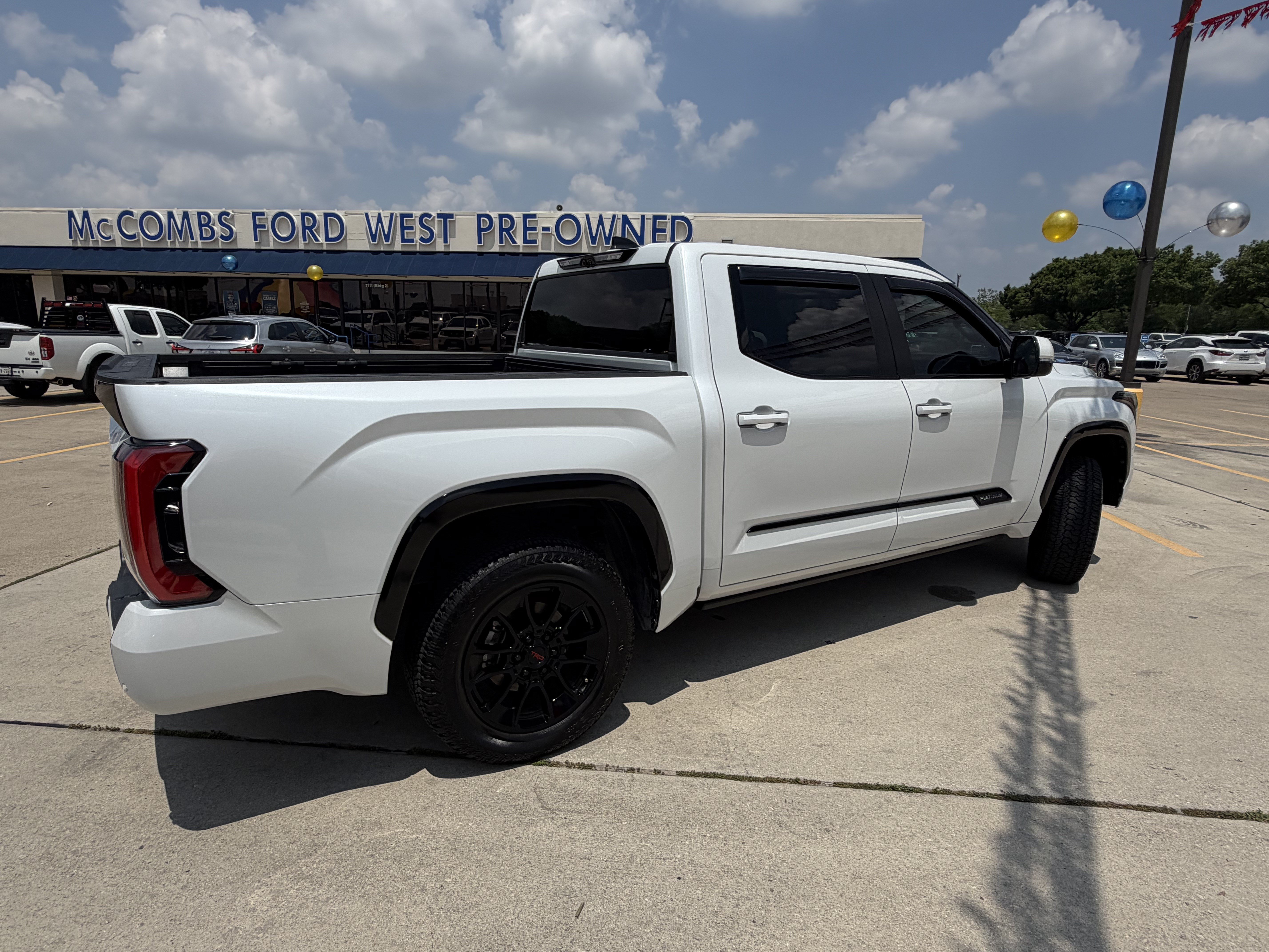 Used 2024 Toyota Tundra Platinum AWD/4WD image 5