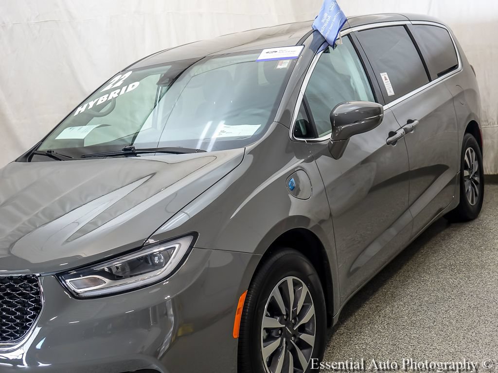 Used 2022 Chrysler Pacifica Touring-L FWD image 5