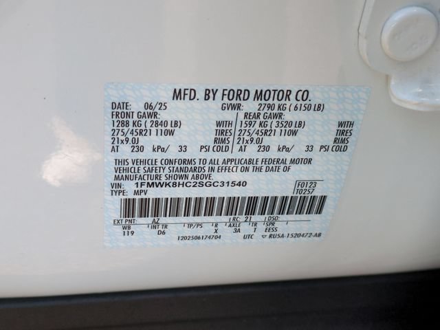 Certified 2025 Ford Explorer Platinum w/ Ultimate Package AWD/4WD image 39