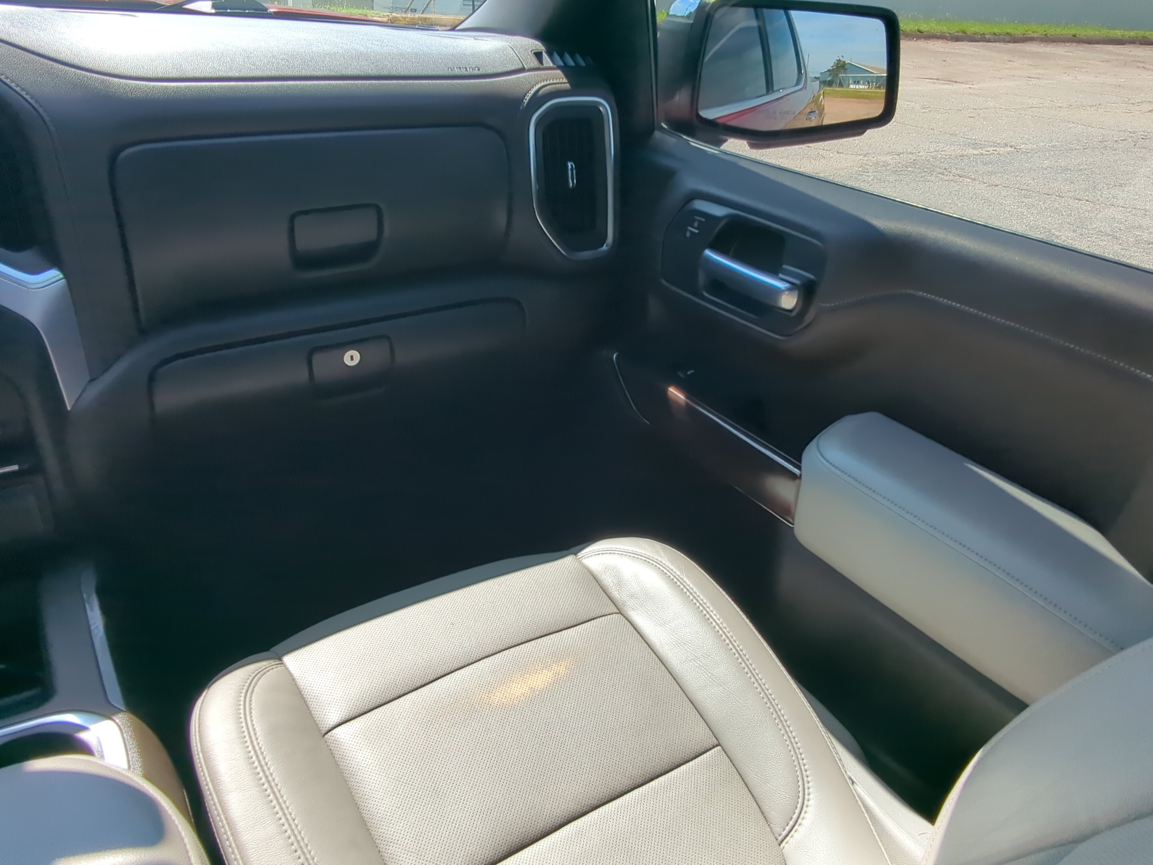 Used 2020 GMC Sierra 1500 SLT RWD image 15