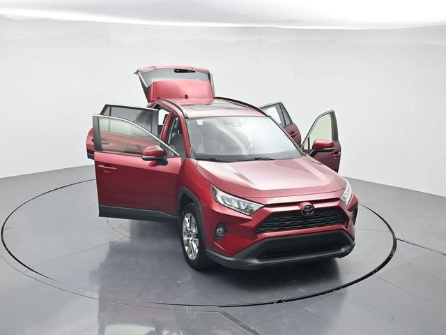 Used 2020 Toyota RAV4 XLE Premium FWD image 46