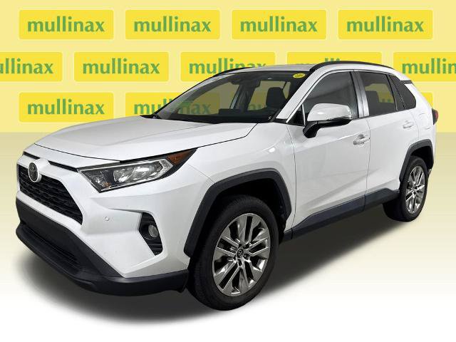 Used 2020 Toyota RAV4 XLE Premium FWD image 15