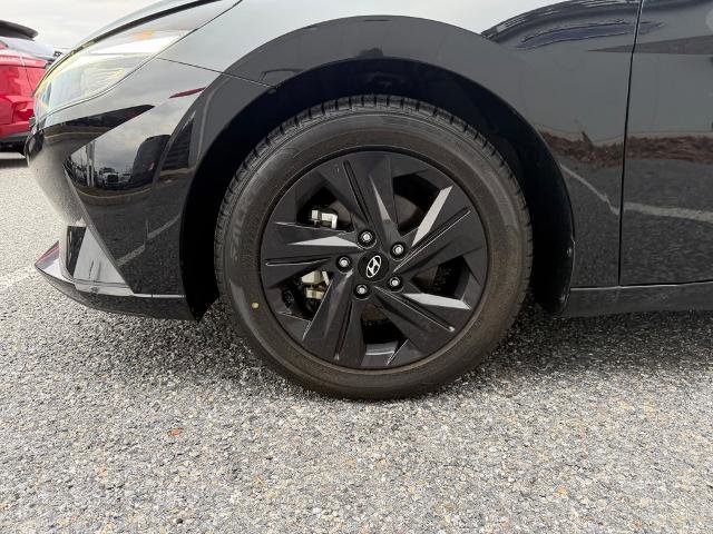 Used 2022 Hyundai Elantra SEL w/ Cargo Package image 21