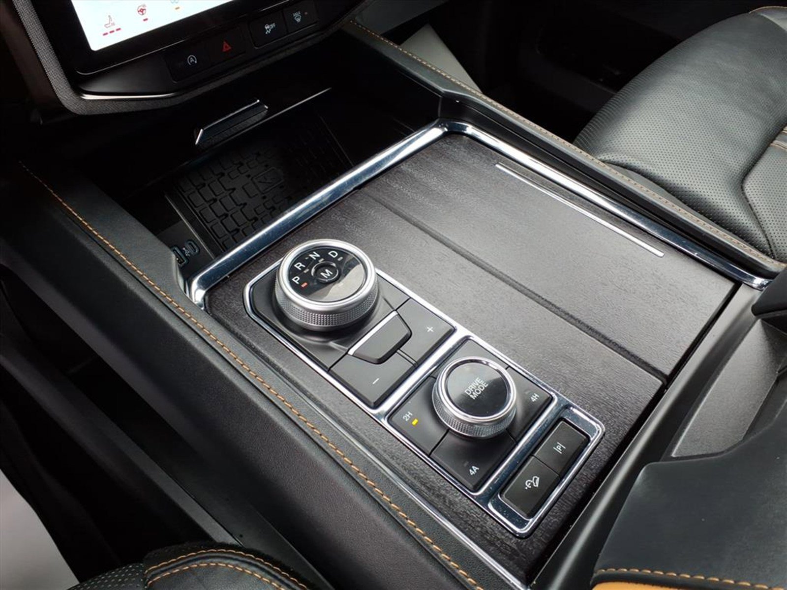 Certified 2023 Ford Expedition Platinum AWD/4WD image 18