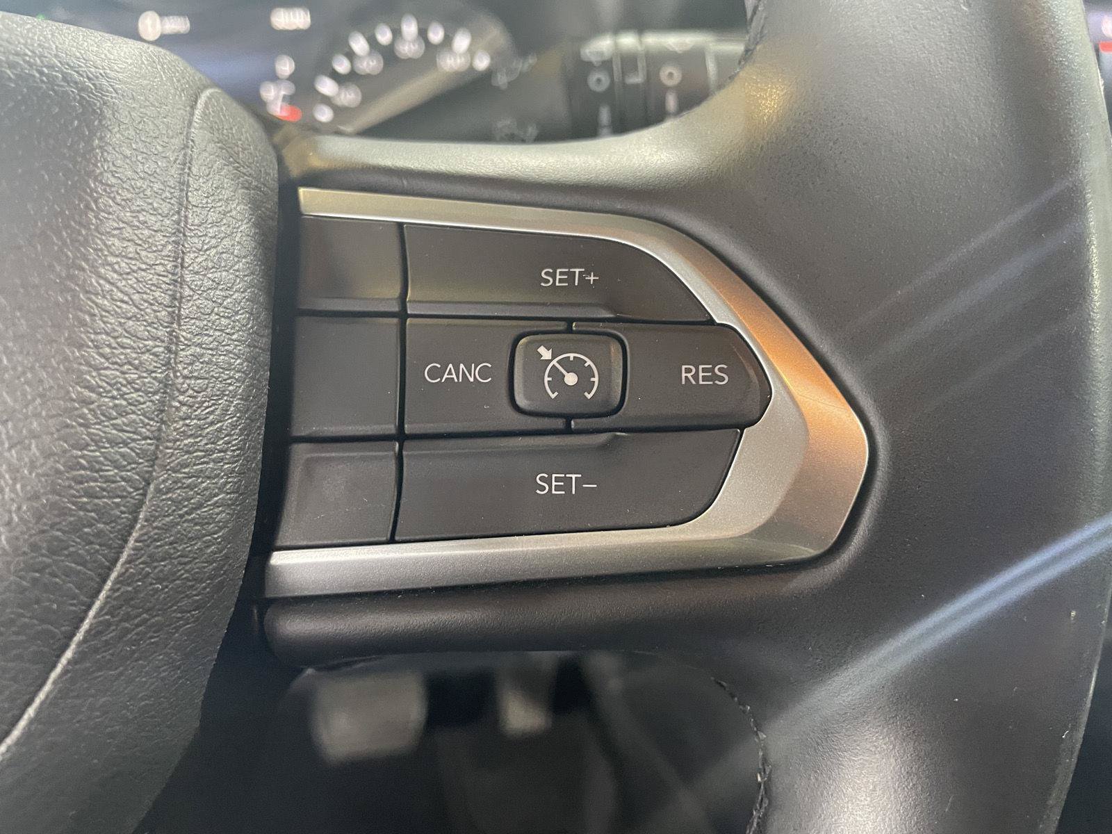 Used 2022 Jeep Compass Latitude AWD/4WD image 15