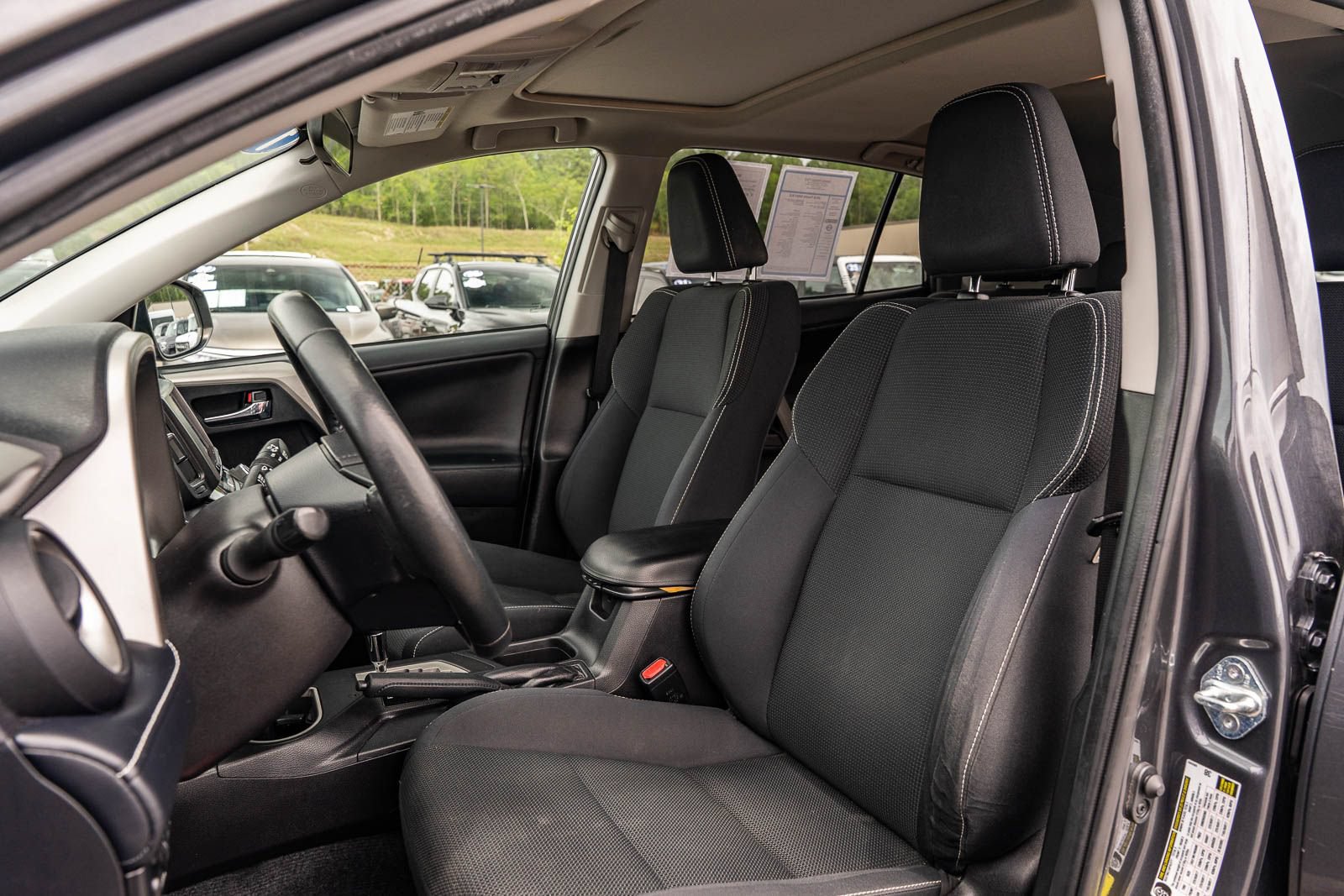 Used 2018 Toyota RAV4 XLE w/ Plus Extra Value Package FWD image 19
