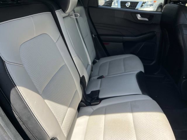 Certified 2025 Ford Escape SE FWD image 29