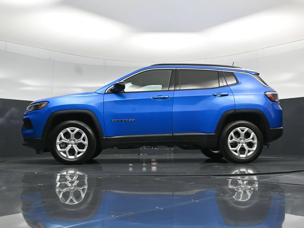 Used 2024 Jeep Compass Latitude w/ Convenience Group AWD/4WD image 49