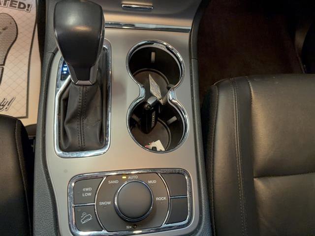 Used 2022 Jeep Grand Cherokee Limited w/ Trailer Tow Group IV image 6