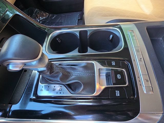 Used 2024 Kia Carnival EX FWD image 22