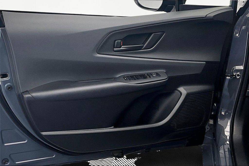 Used 2025 Toyota Prius LE FWD image 23