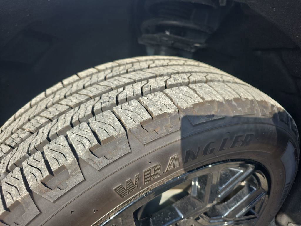 Certified 2025 Ford Maverick Lariat w/ Black Appearance Package image 35