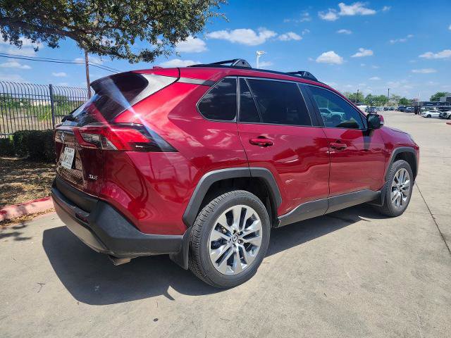 Used 2023 Toyota RAV4 XLE Premium FWD image 4