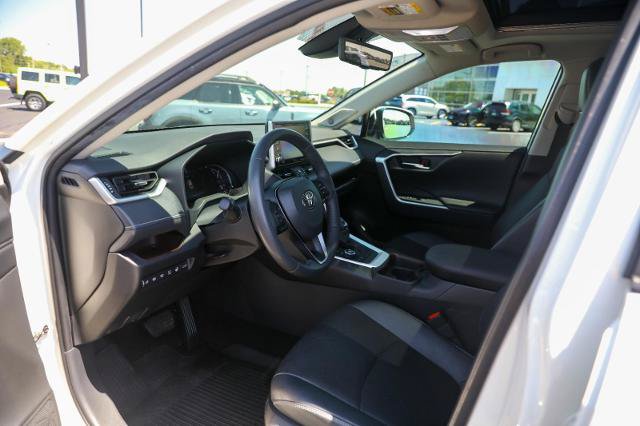 Used 2021 Toyota RAV4 Limited AWD/4WD image 21