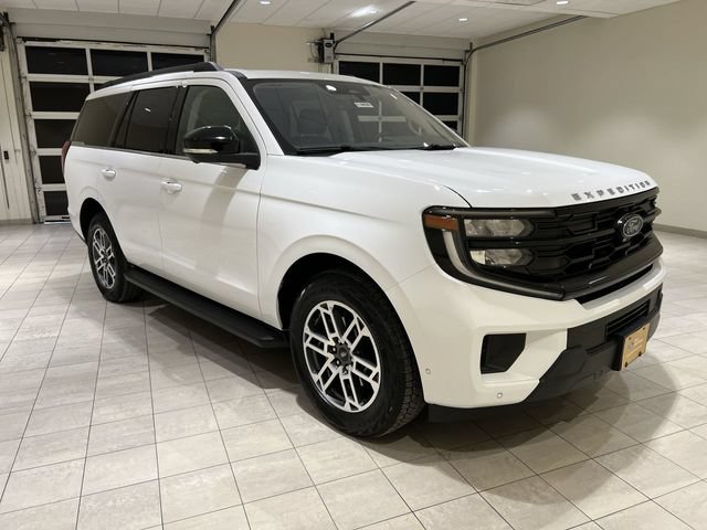 Certified 2025 Ford Expedition Active AWD/4WD image 7