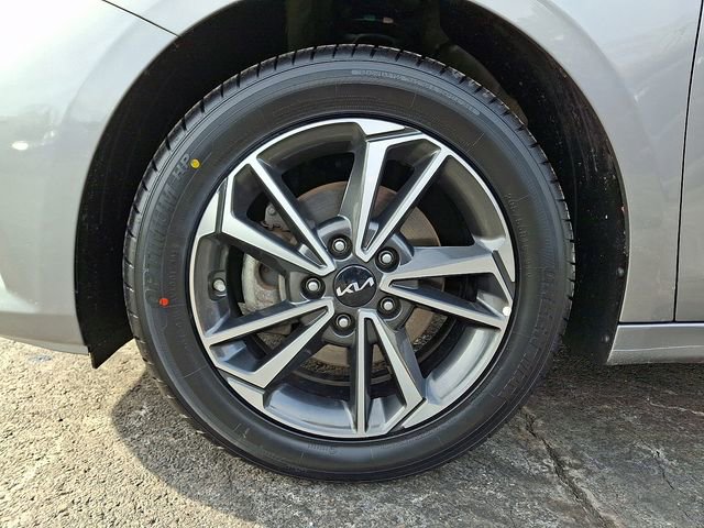 Used 2023 Kia Forte LXS image 9