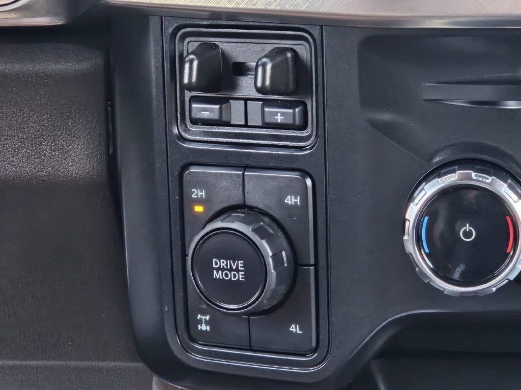 Certified 2025 Ford F350 King Ranch AWD/4WD image 29