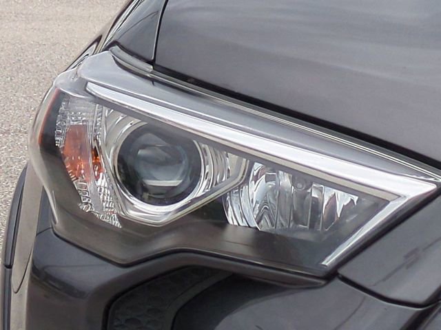 Used 2021 Toyota 4Runner SR5 AWD/4WD image 10