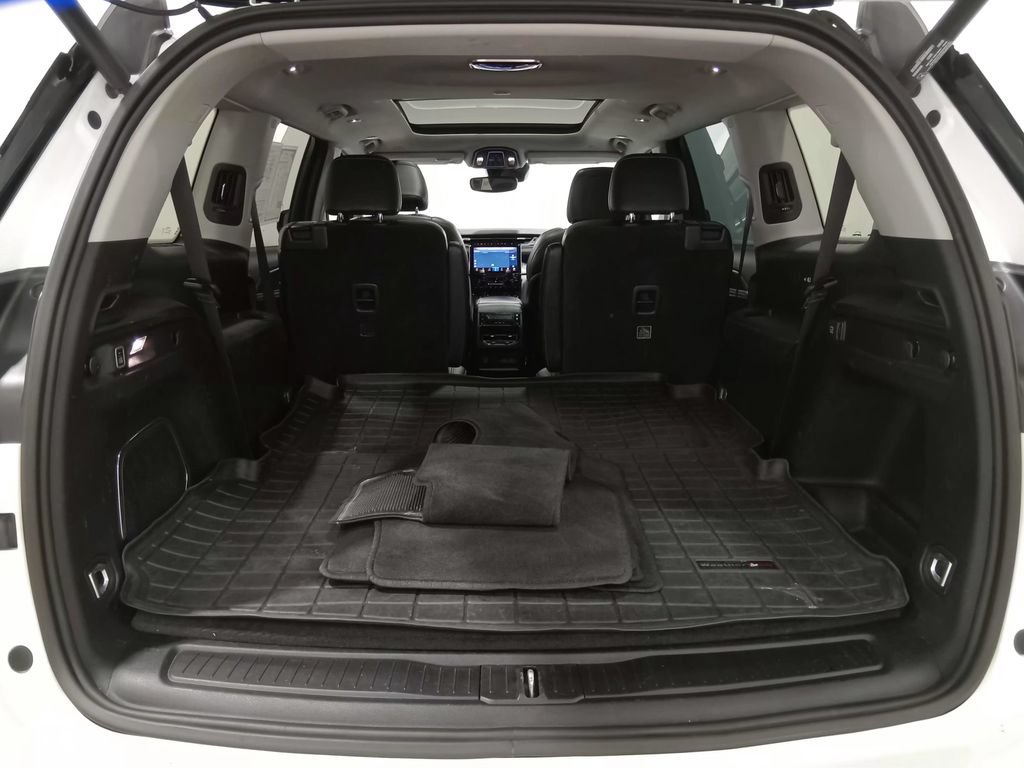 Used 2022 Jeep Grand Cherokee L Limited AWD/4WD image 6