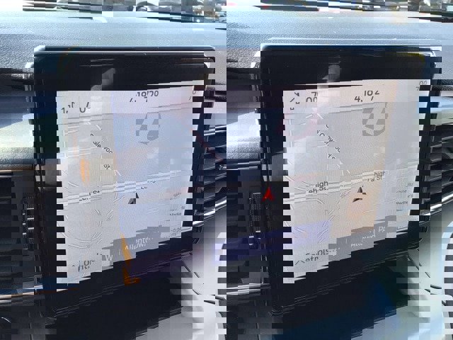 Certified 2022 Ford Explorer XLT w/ Equipment Group 202A image 15