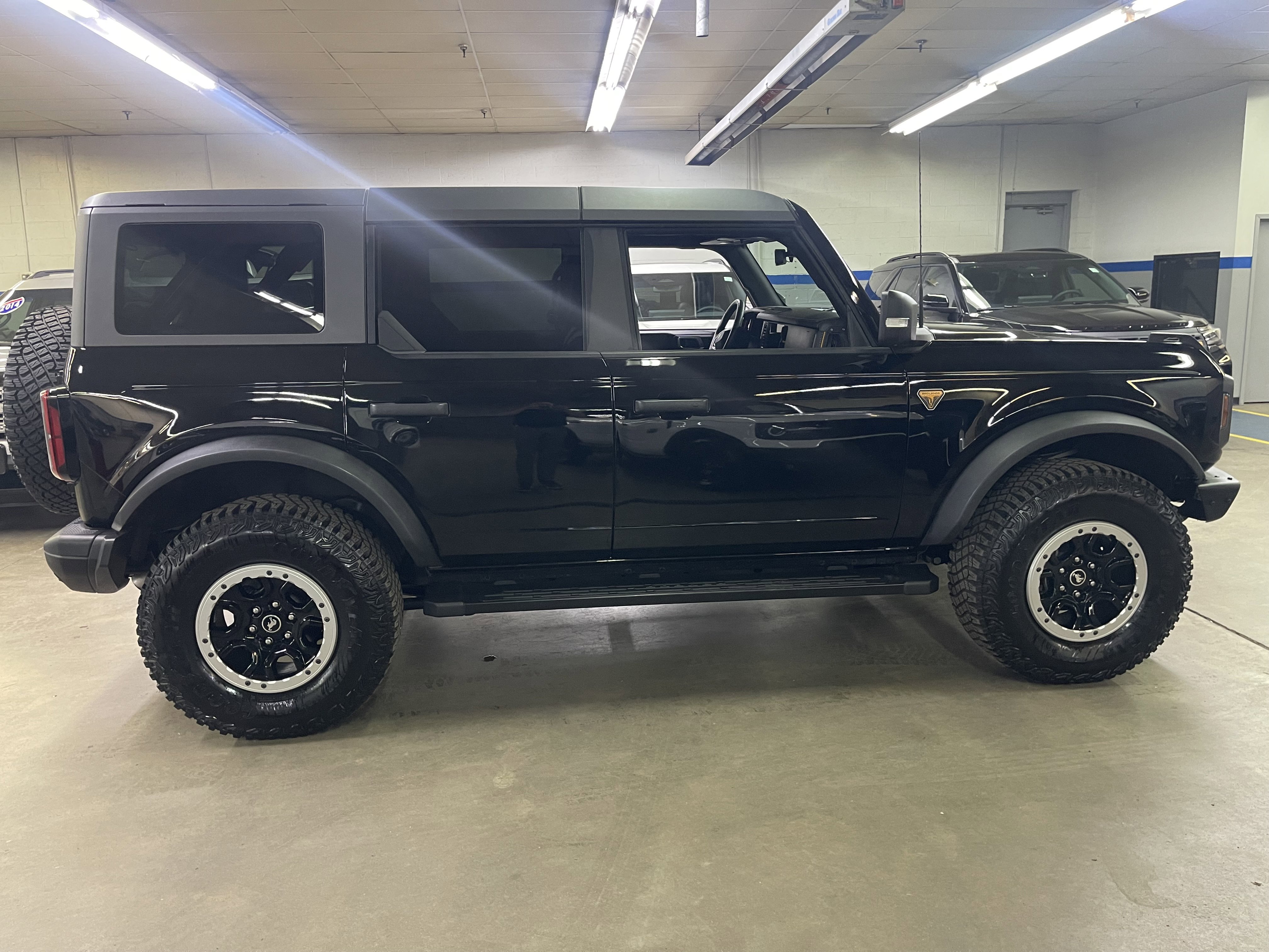 Certified 2024 Ford Bronco Badlands AWD/4WD image 8