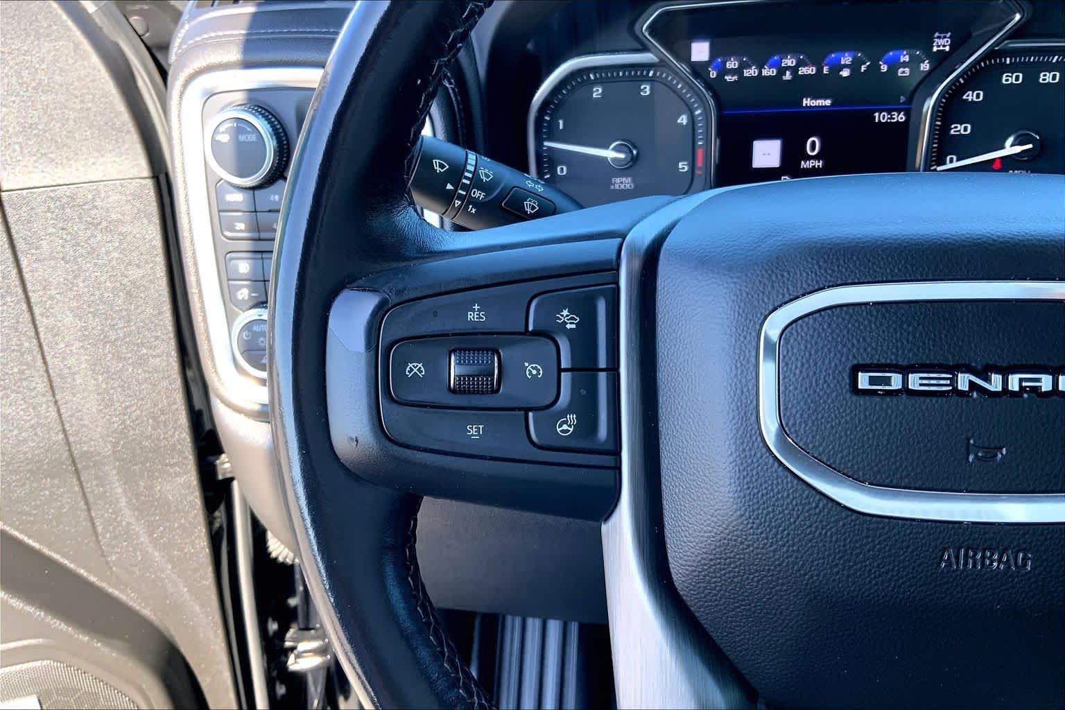 Used 2022 GMC Sierra 2500 Denali w/ Denali Black Diamond Edition AWD/4WD image 21