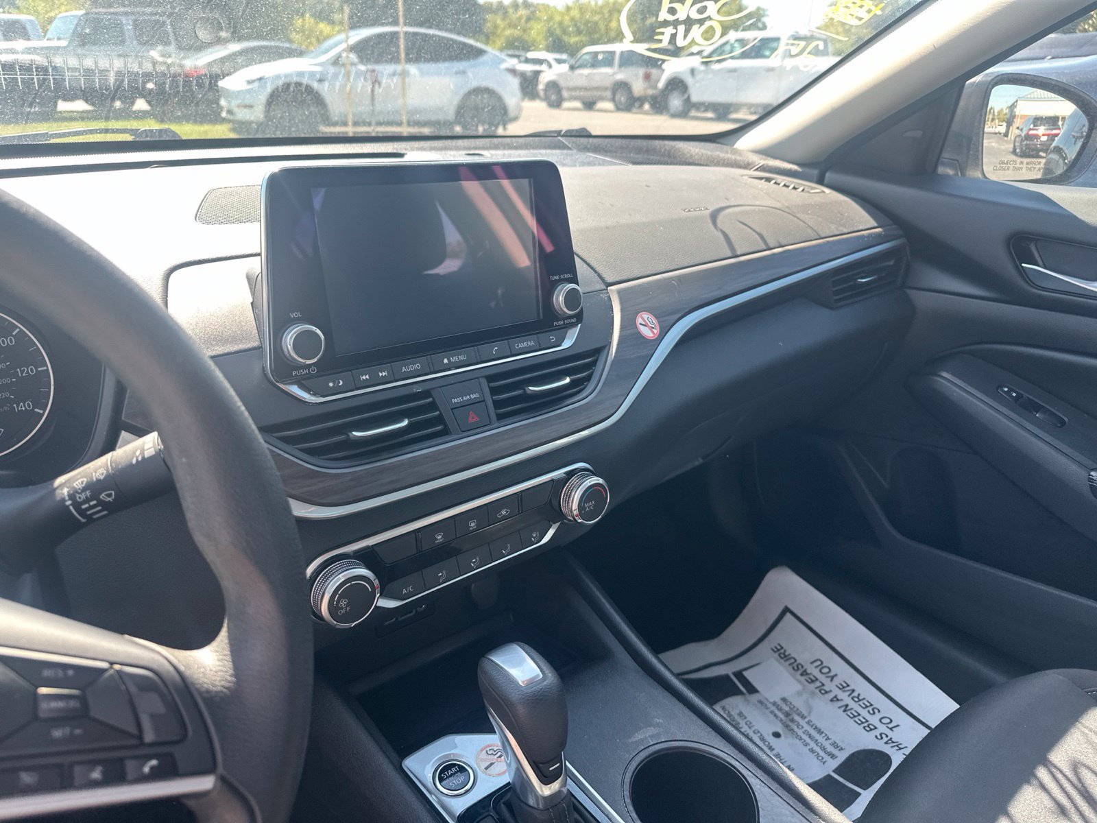 Used 2025 Nissan Altima 2.5 SV FWD image 8