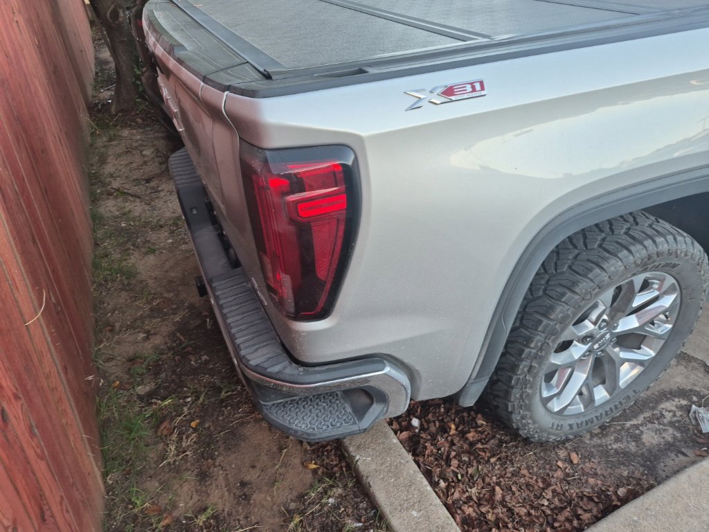 Used 2022 GMC Sierra 1500 SLT w/ SLT Premium Plus Package AWD/4WD image 20