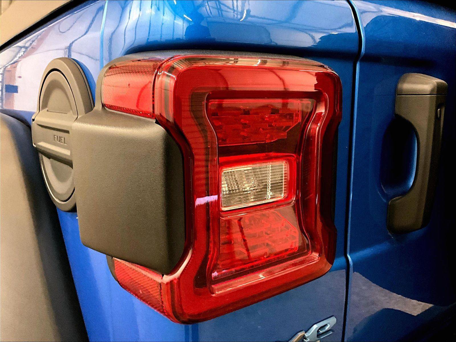 Used 2024 Jeep Wrangler Unlimited AWD/4WD image 28