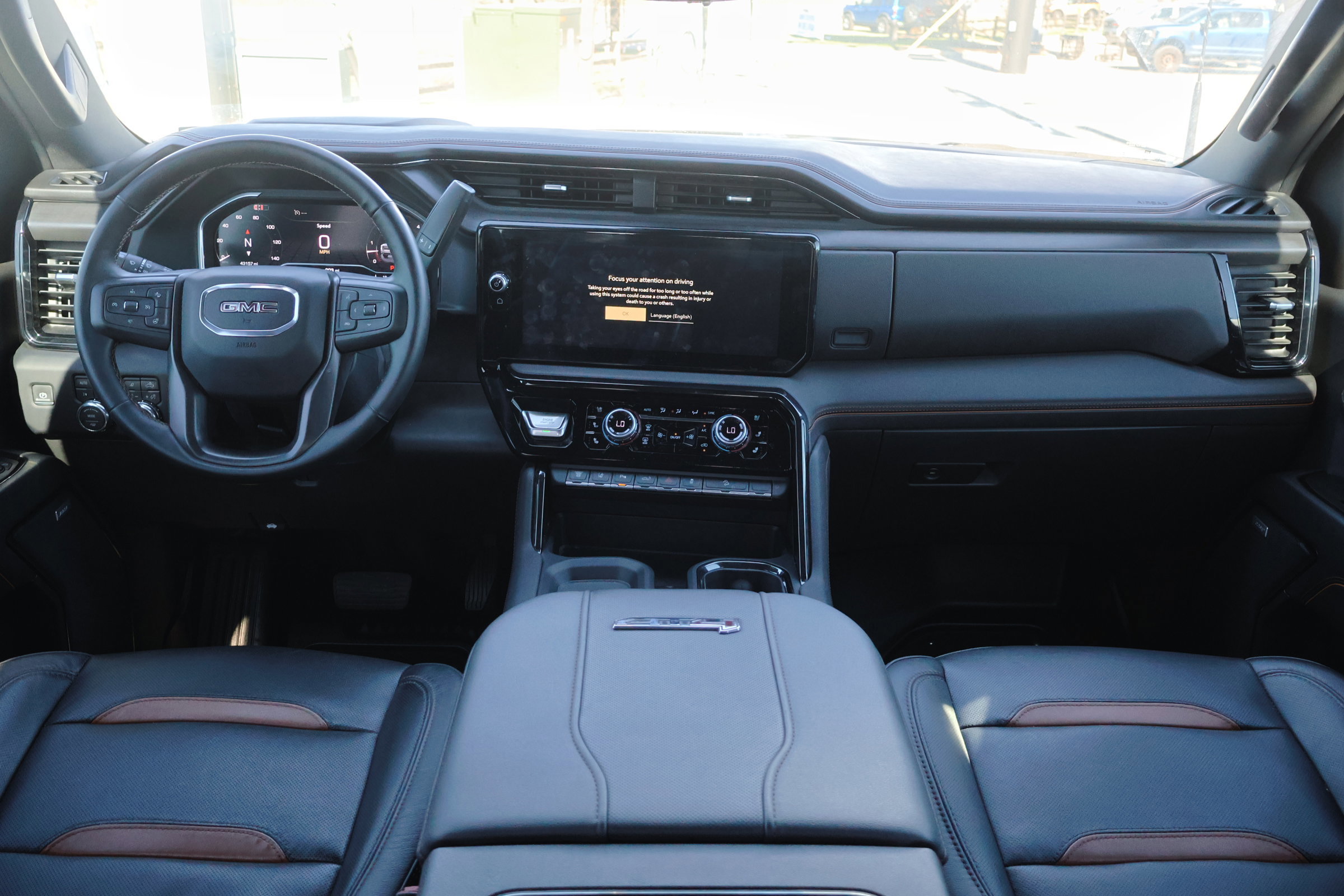 Used 2024 GMC Sierra 2500 AT4 w/ AT4 Premium Plus Package image 28