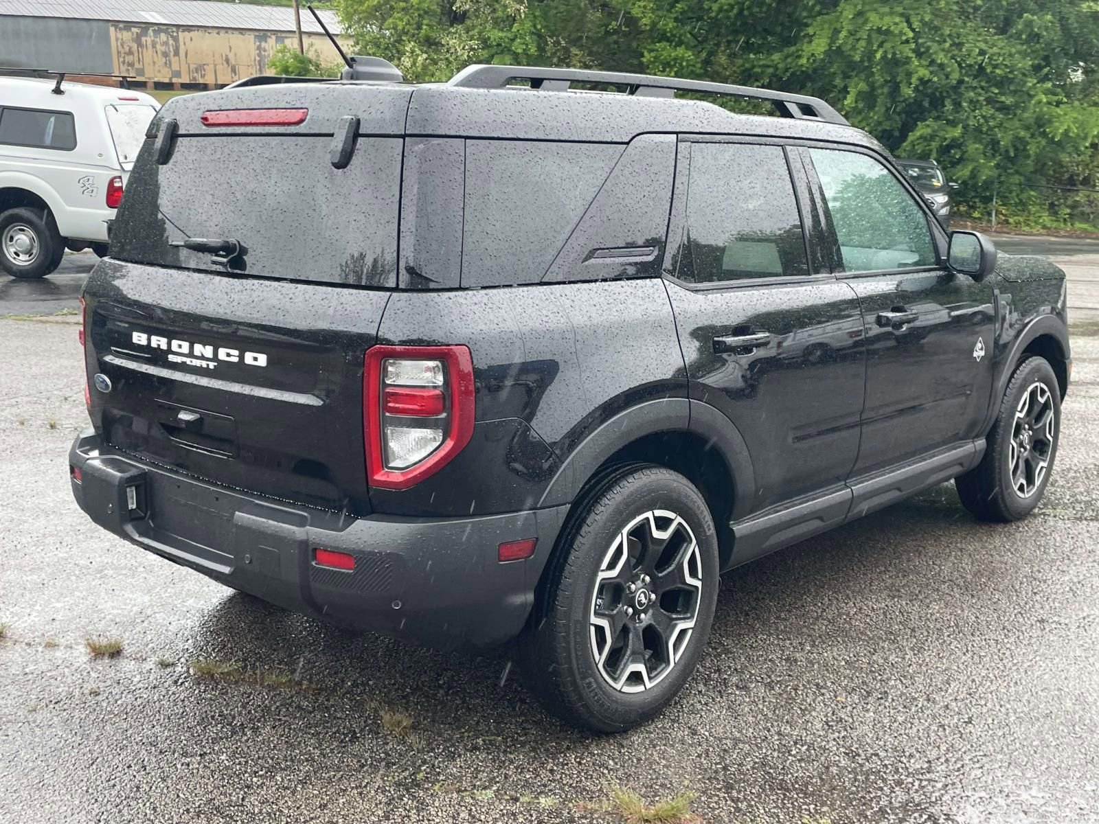 Certified 2025 Ford Bronco Sport Outer Banks w/ Outer Banks Tech Package+ AWD/4WD image 3