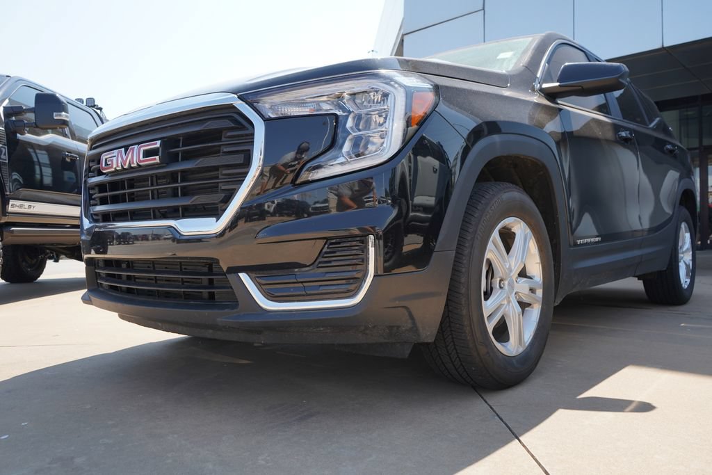 Used 2024 GMC Terrain SLE AWD/4WD image 4