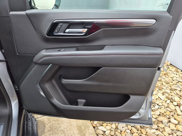 Used 2025 Chevrolet Tahoe RST AWD/4WD image 36