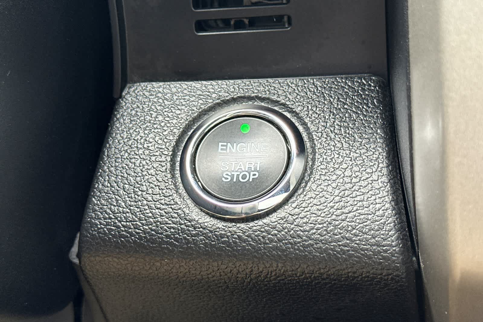 Certified 2019 Ford F150 Lariat w/ Equipment Group 502A Luxury AWD/4WD image 22