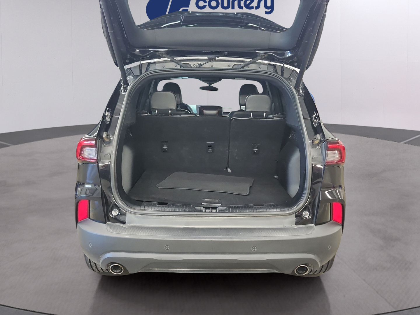 Certified 2025 Ford Escape ST-Line w/ Tech Pack #1 AWD/4WD image 9