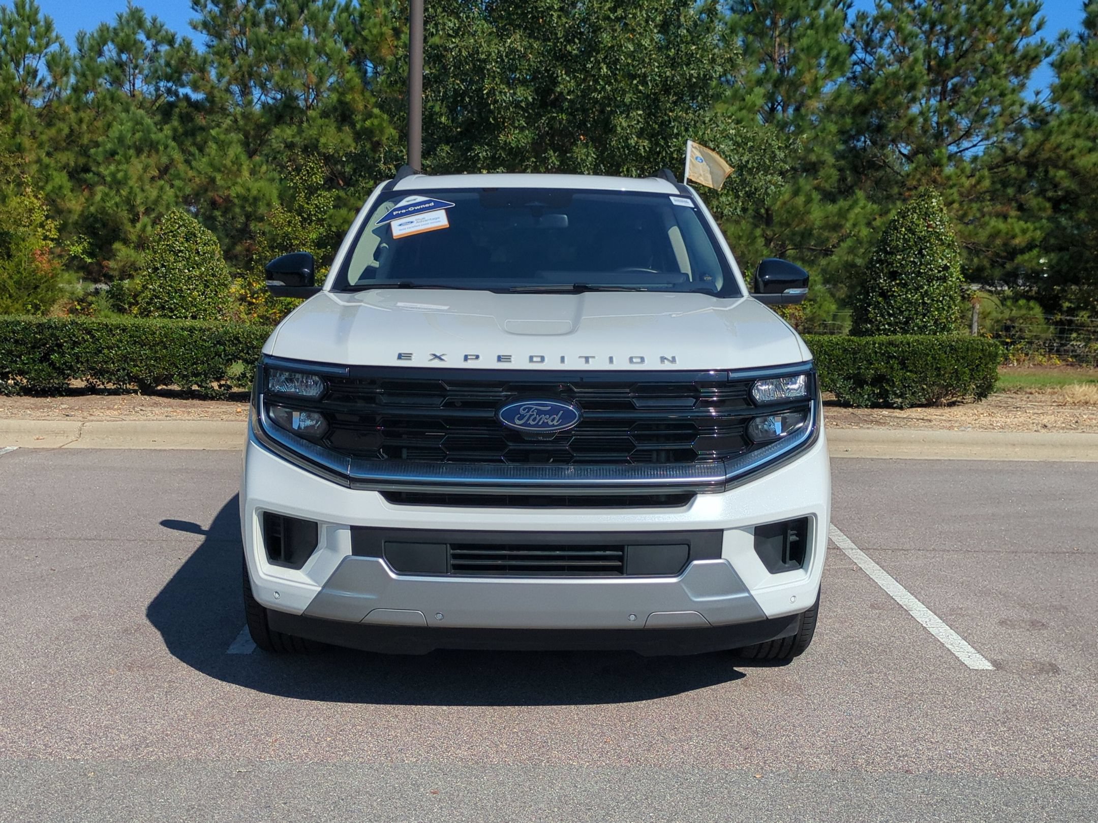 Certified 2025 Ford Expedition Max Platinum w/ Platinum Ultimate Package AWD/4WD image 9