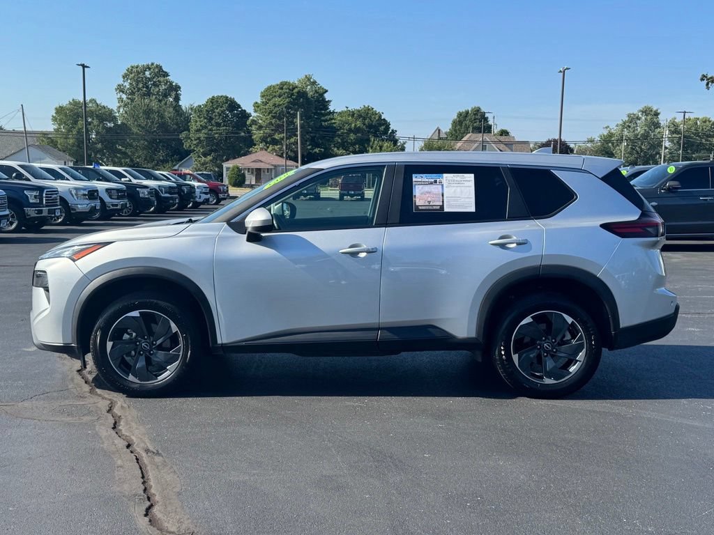 Used 2025 Nissan Rogue SV FWD image 27