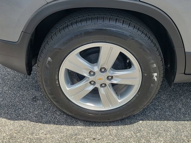 Used 2019 Chevrolet Trax LT w/ LT Convenience Package FWD image 6