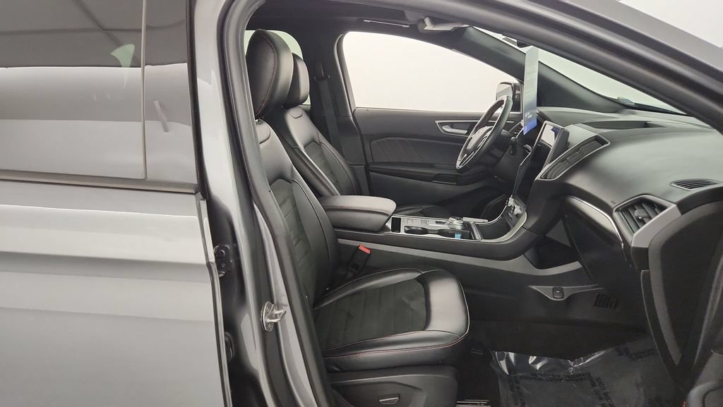 Certified 2024 Ford Edge ST-Line AWD/4WD image 33