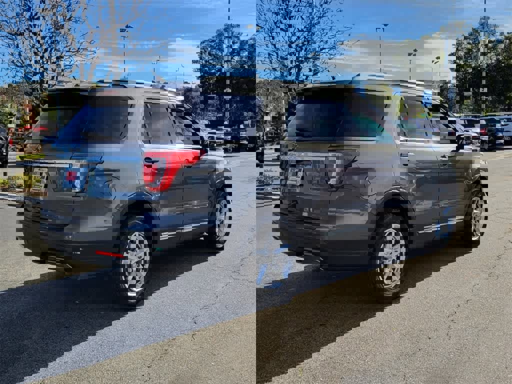 Certified 2019 Ford Explorer XLT w/ Equipment Group 201A image 6