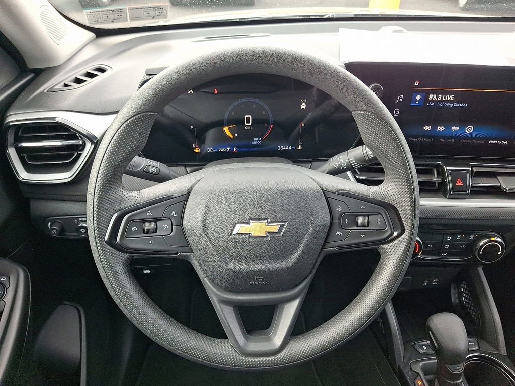 Used 2025 Chevrolet TrailBlazer LT AWD/4WD image 21