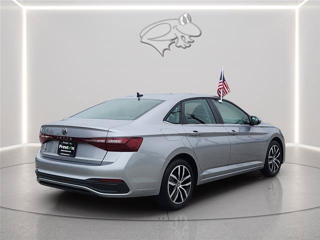 Used 2025 Volkswagen Jetta SE FWD image 4