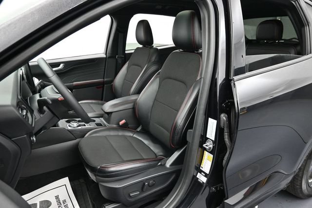 Certified 2024 Ford Escape ST-Line w/ Tech Pack #1 AWD/4WD image 11