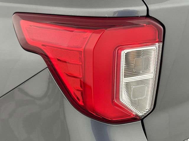 Certified 2022 Ford Explorer Limited w/ Equipment Group 301A image 26