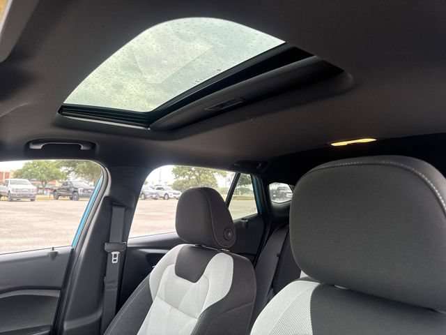 Used 2025 Chevrolet Trax RS w/ Sunroof Package FWD image 21