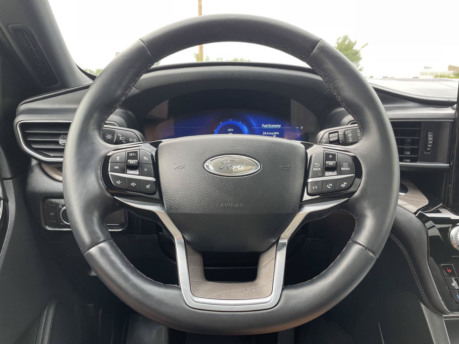 Certified 2022 Ford Explorer Platinum w/ Equipment Group 601A AWD/4WD image 12