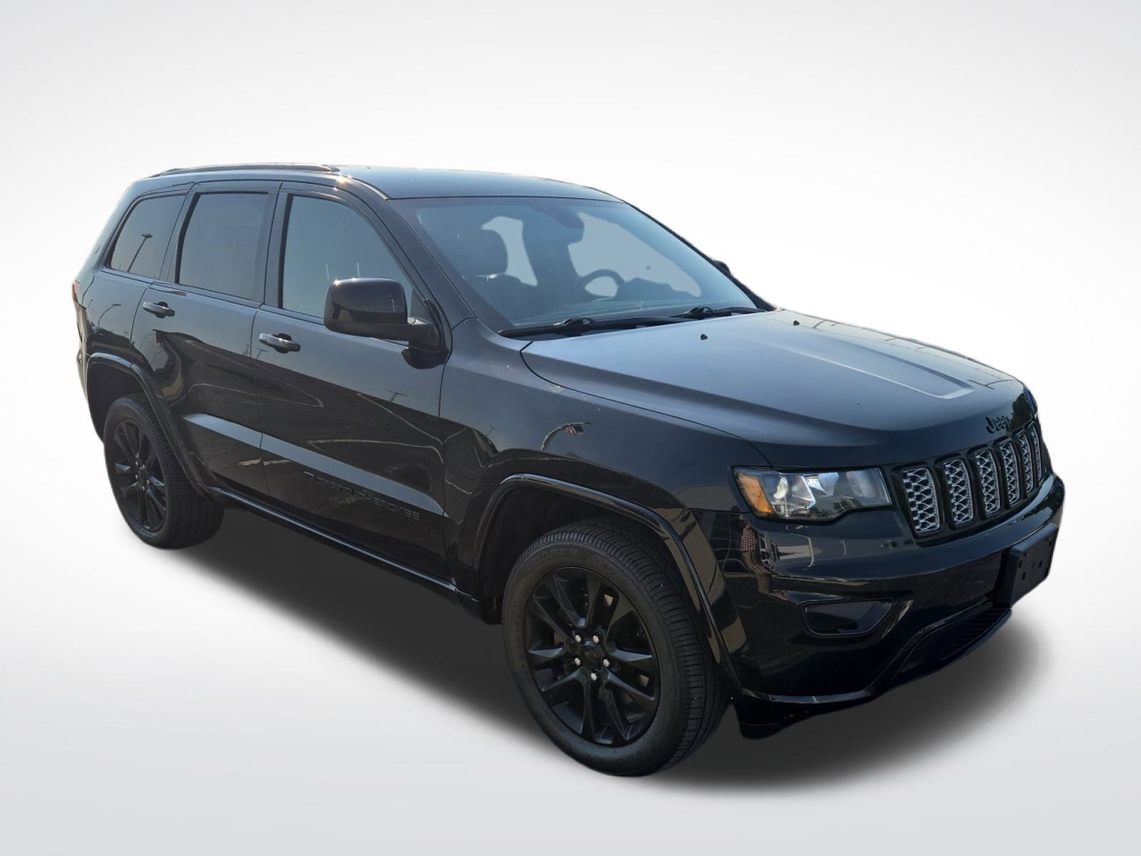 Used 2022 Jeep Grand Cherokee Laredo X image 2
