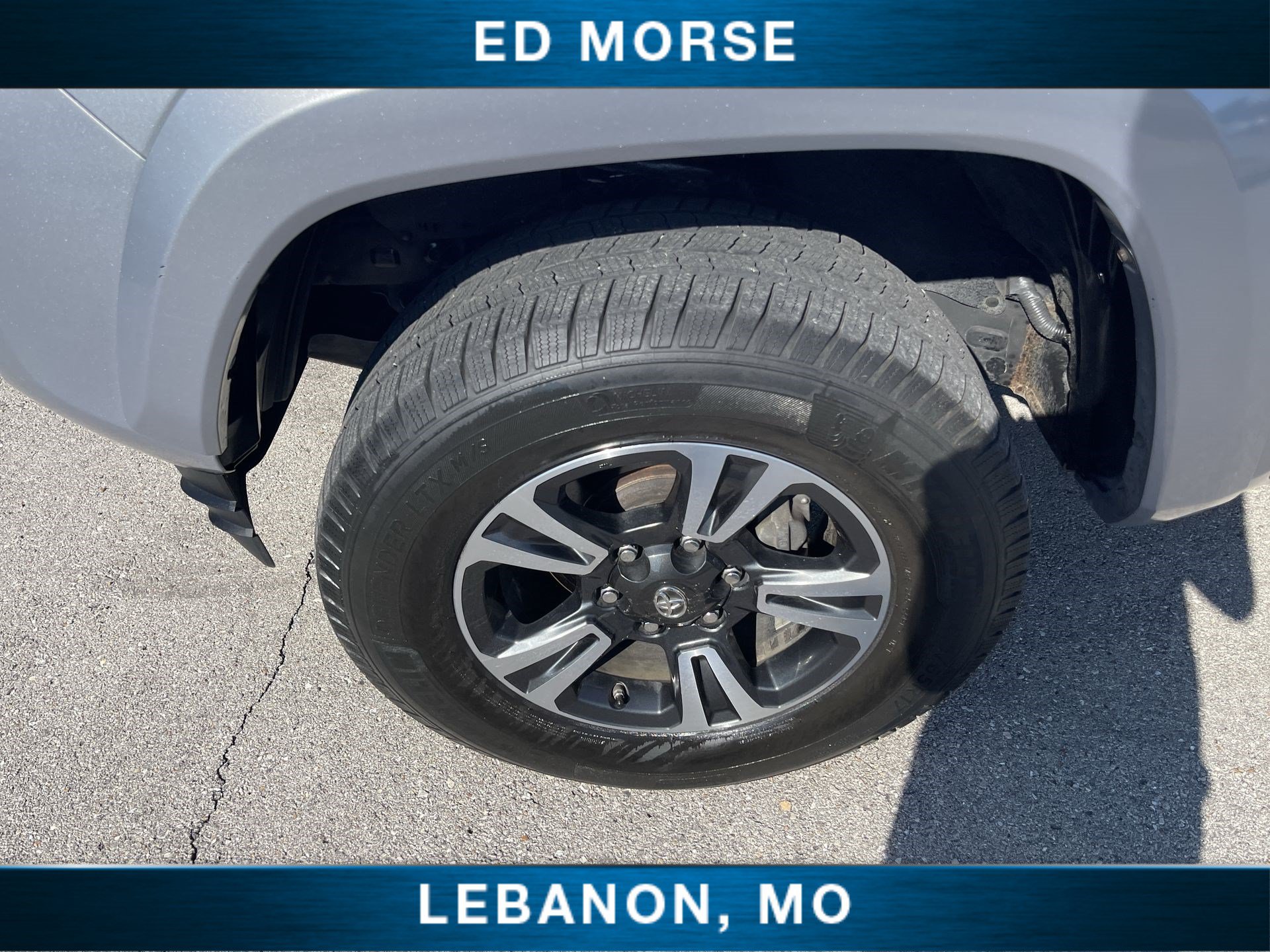 Used 2017 Toyota Tacoma TRD Sport w/ Tow Package (A/T) AWD/4WD image 30