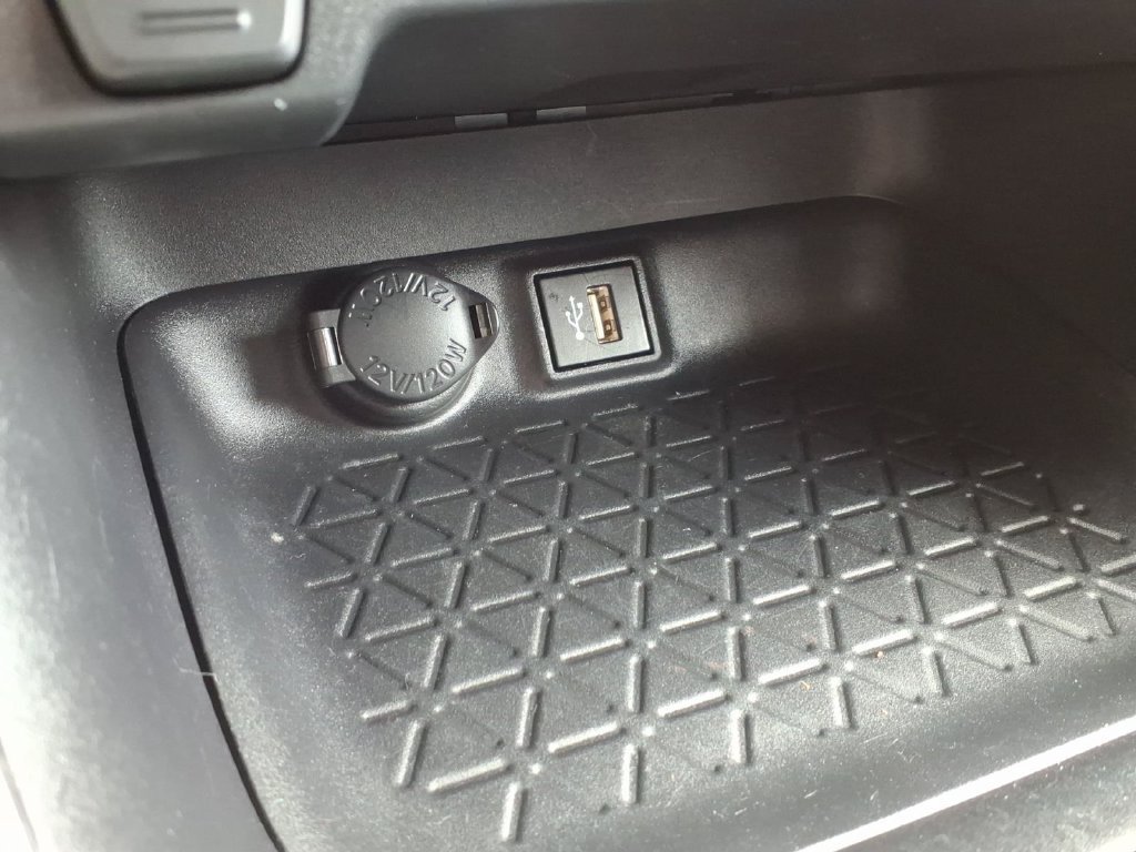 Used 2024 Toyota RAV4 LE AWD/4WD image 18
